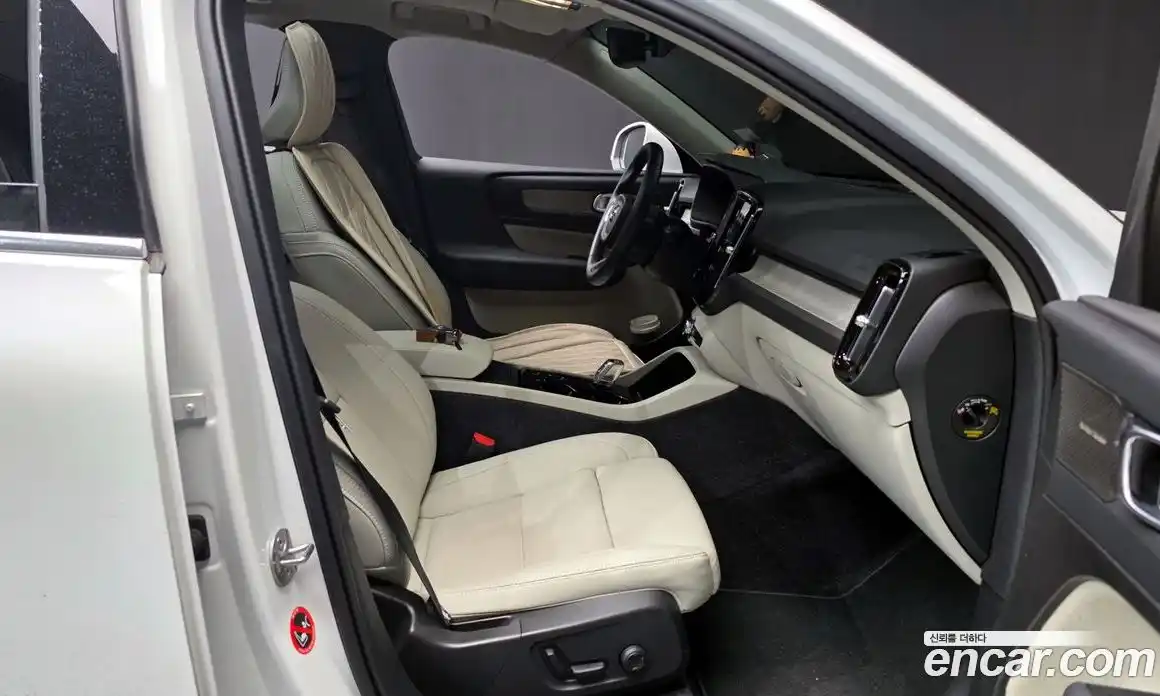 Volvo XC40 2025 2.0 Автомат в Москве № 164293, фото 11