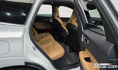 Volvo XC60 2020 2.0 Автомат в Москве № 164630, миниатюра 2