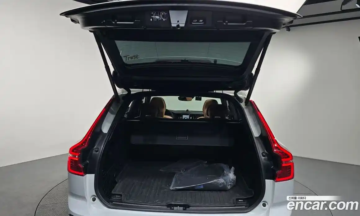 Volvo XC60 2020 2.0 Автомат в Москве № 164630, фото 5