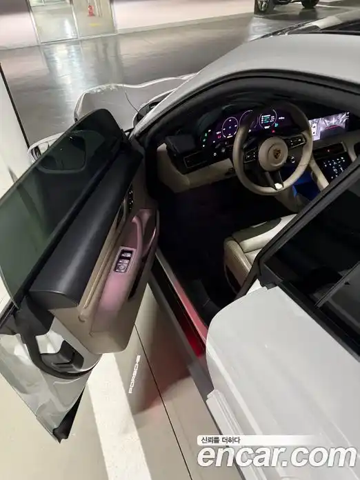 Porsche Taycan 2022 1.0 Автомат в Москве № 165832, фото 16