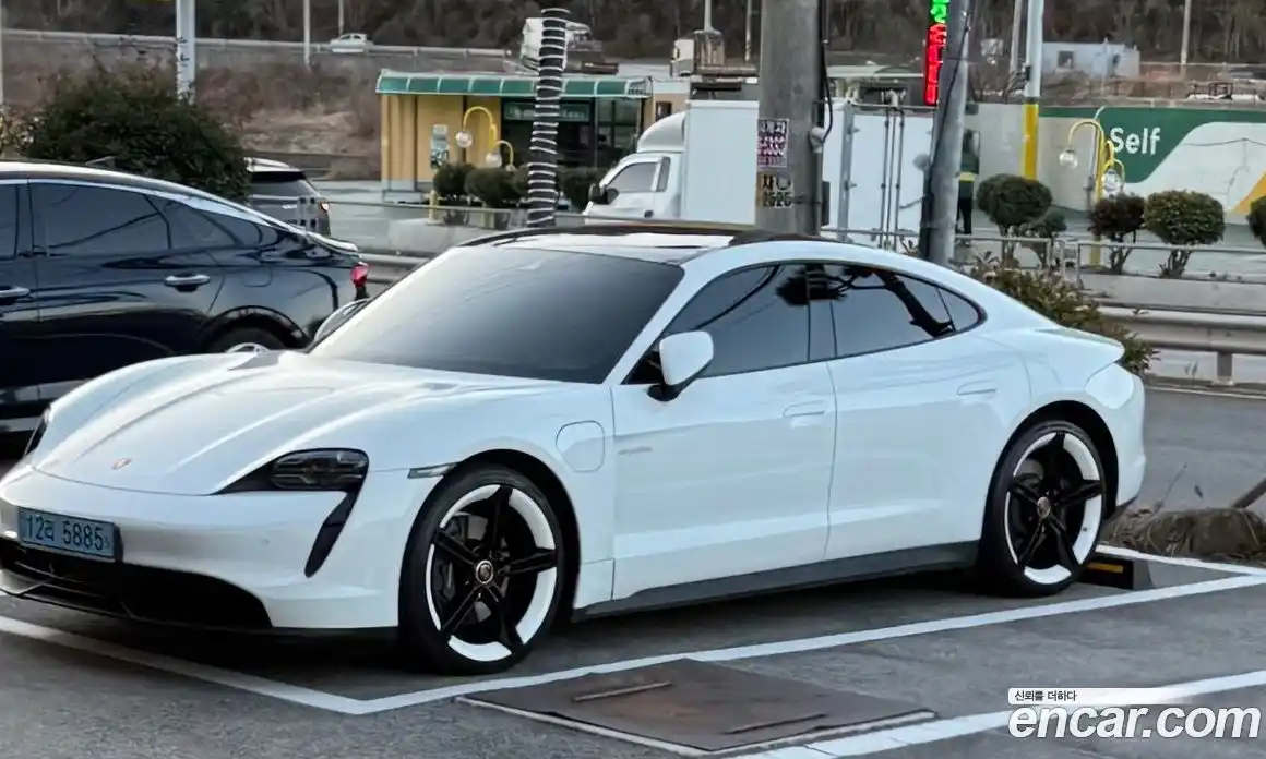 Porsche Taycan 2022 1.0 Автомат в Москве № 165832, фото 18