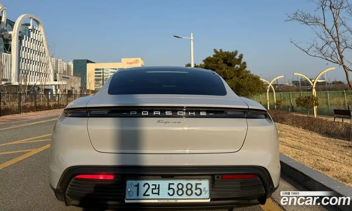 Porsche Taycan 2022 1.0 Автомат в Москве № 165832, фото 4