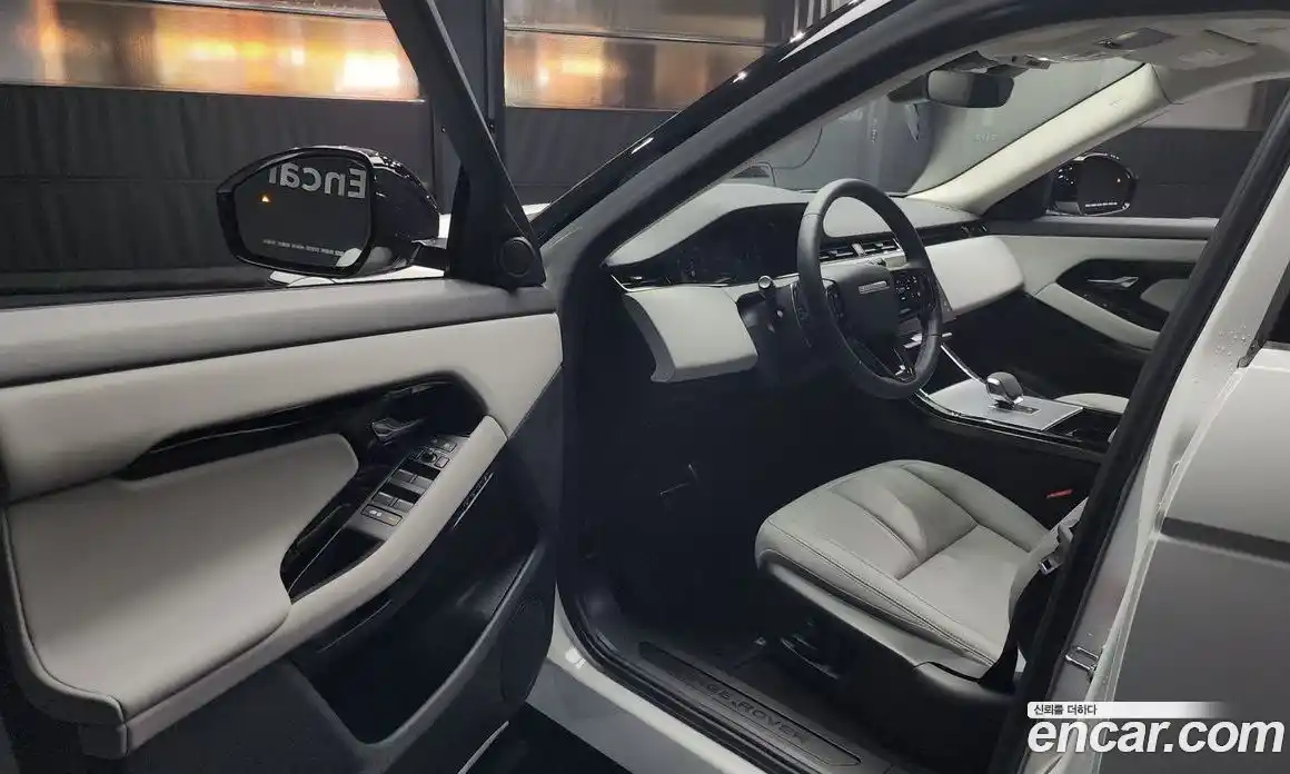 Land Rover Range-Rover Evoque 2024 2.0 Автомат в Москве № 165957, фото 14