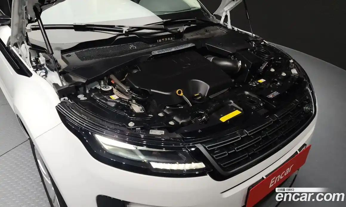 Land Rover Range-Rover Evoque 2024 2.0 Автомат в Москве № 165957, фото 4