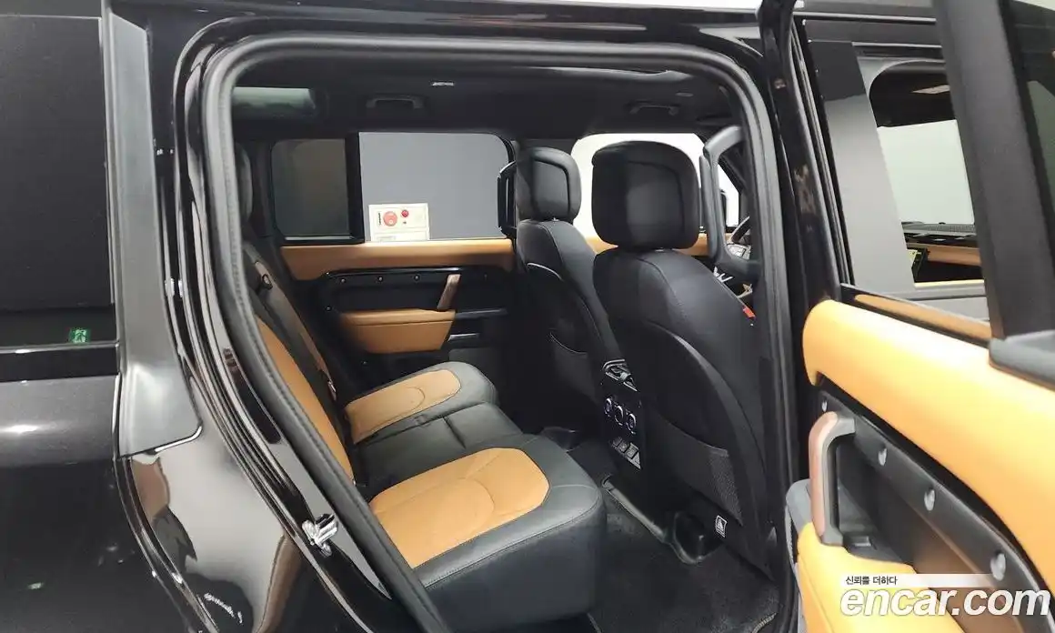 Land Rover Defender 2024 3.0 Автомат в Москве № 166103, фото 16
