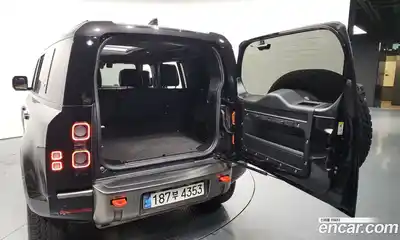 Land Rover Defender 2024 3.0 Автомат в Москве № 166103, миниатюра 4