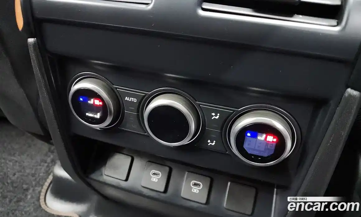 Land Rover Defender 2024 3.0 Автомат в Москве № 166103, фото 6