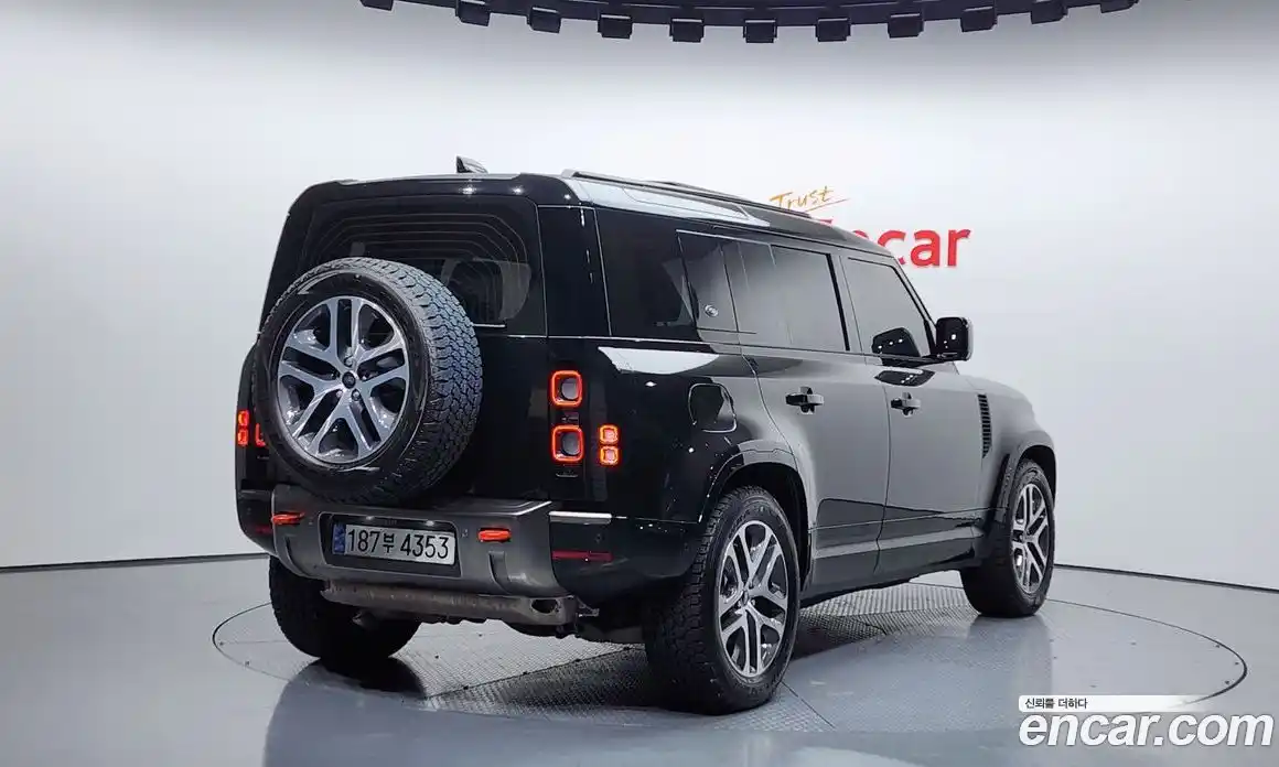 Land Rover Defender 2024 3.0 Автомат в Москве № 166103, фото 9