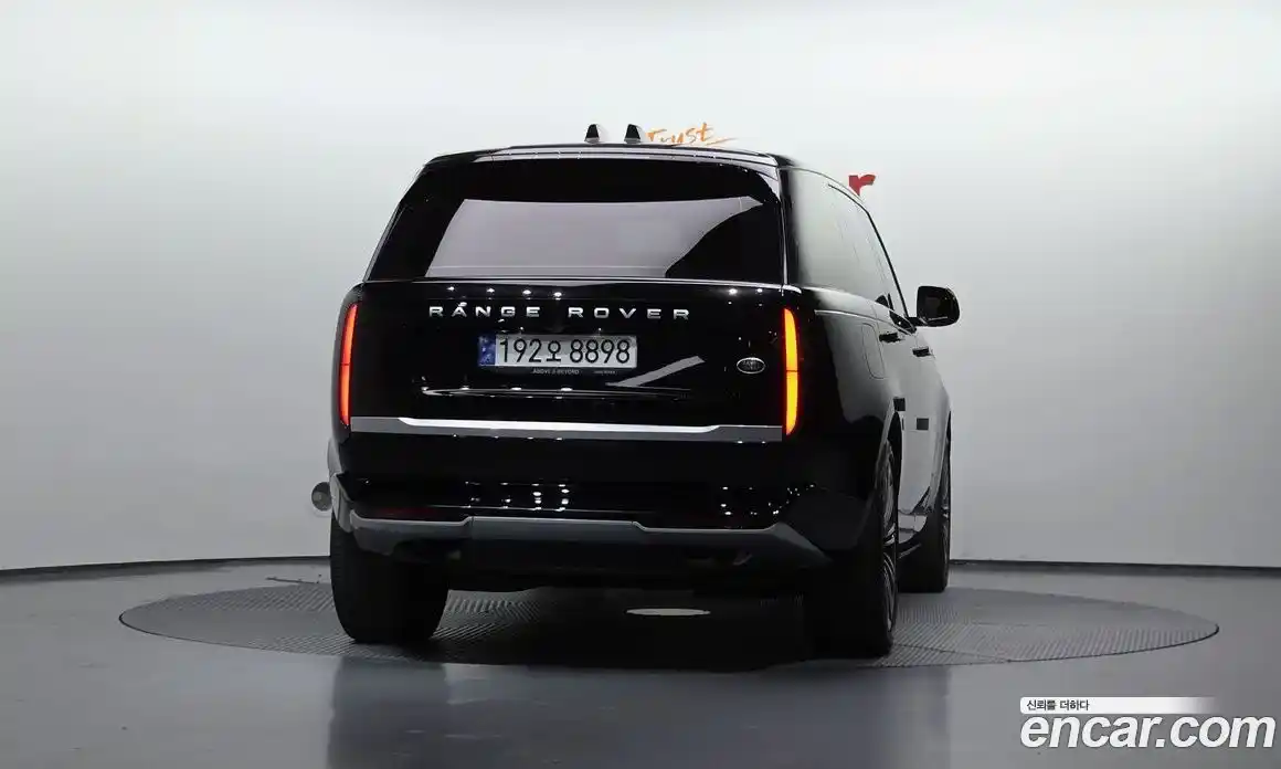 Land Rover Range-Rover 2023 4.4 Автомат в Москве № 166143, фото 4