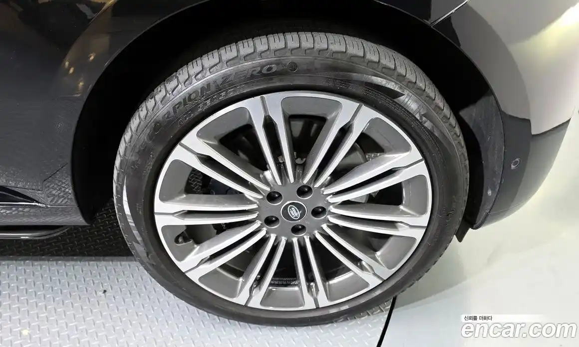 Land Rover Range-Rover 2023 4.4 Автомат в Москве № 166143, фото 5