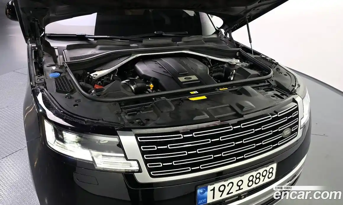 Land Rover Range-Rover 2023 4.4 Автомат в Москве № 166143, фото 6