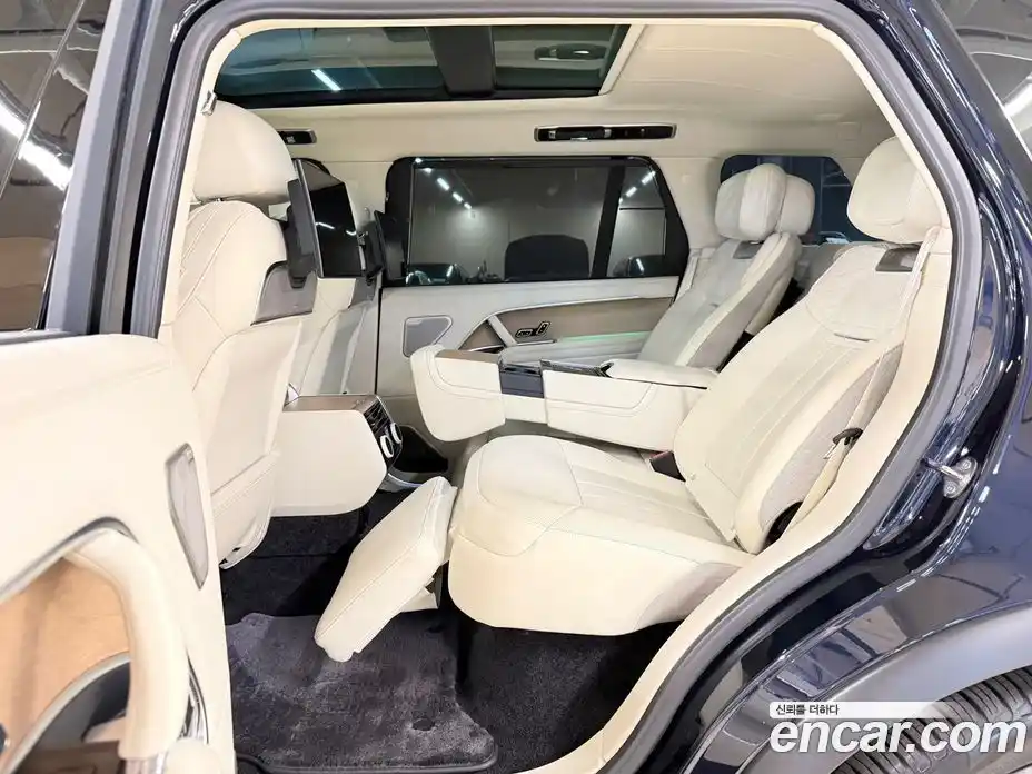 Land Rover Range-Rover 2023 4.4 Автомат в Москве № 166726, фото 17