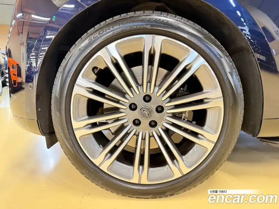 Land Rover Range-Rover 2023 4.4 Автомат в Москве № 166726, фото 5