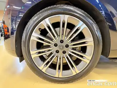 Land Rover Range-Rover 2023 4.4 Автомат в Москве № 166726, миниатюра 5