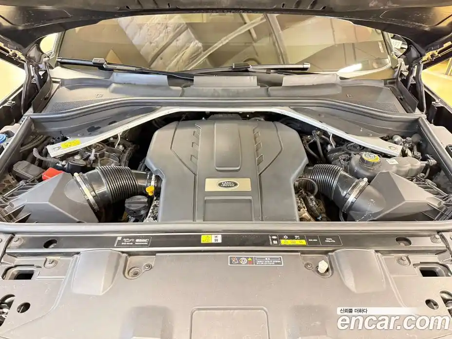 Land Rover Range-Rover 2023 4.4 Автомат в Москве № 166726, фото 6