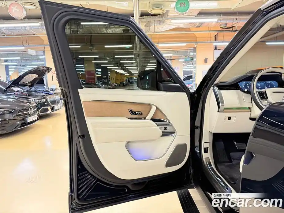 Land Rover Range-Rover 2023 4.4 Автомат в Москве № 166726, фото 10