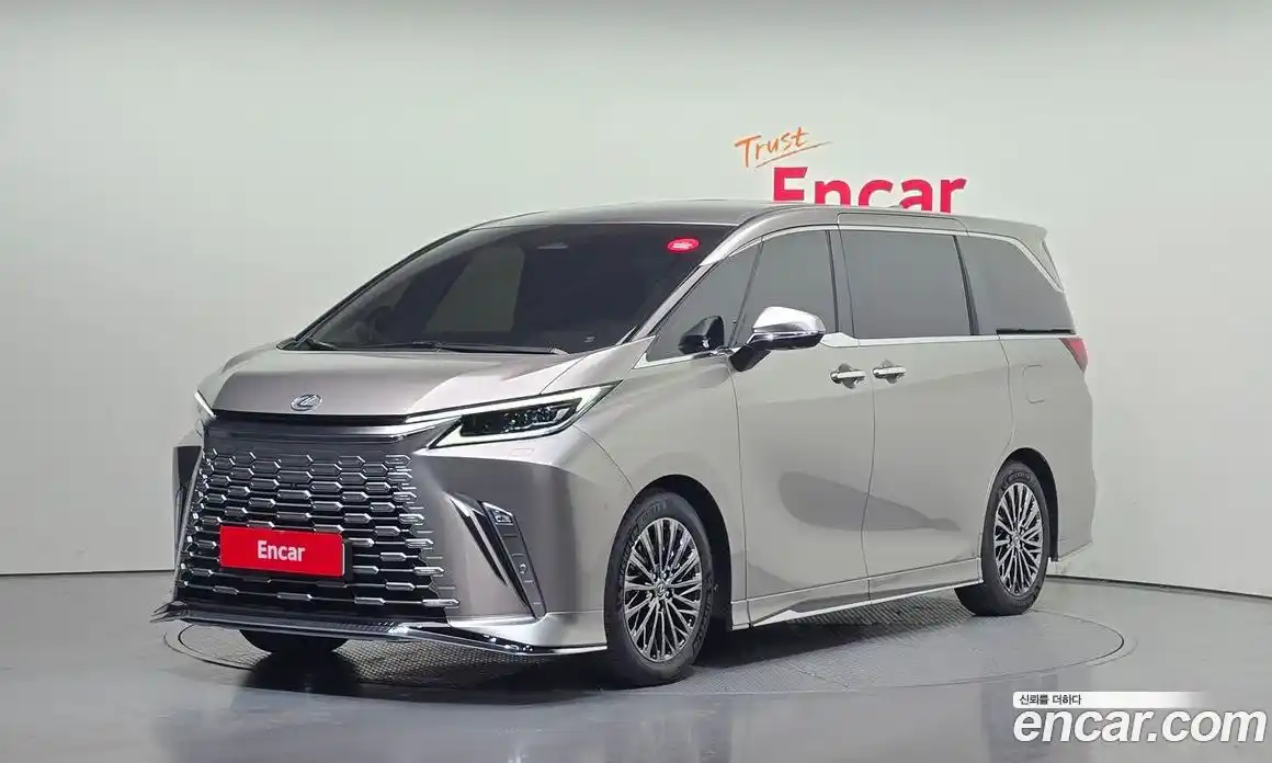 Lexus LM 2025 2.4 Автомат в Москве № 167991, фото 1