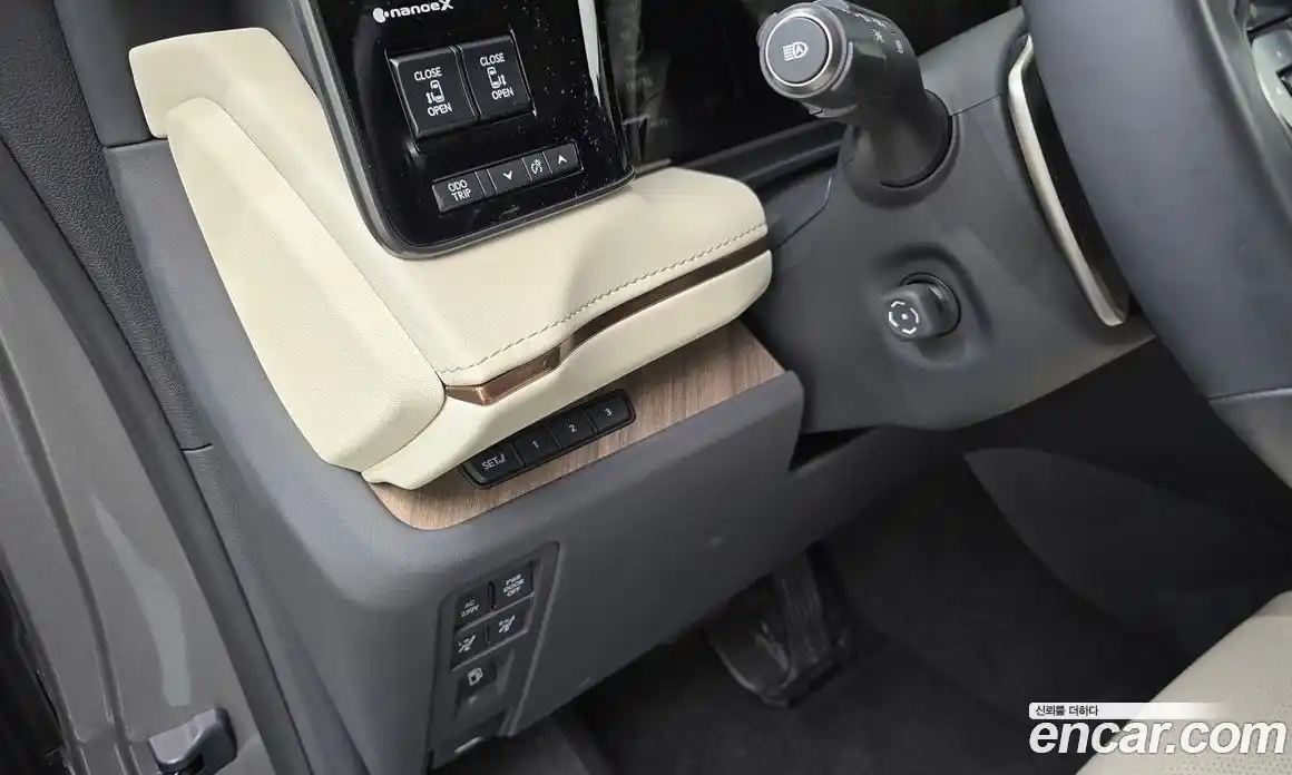 Lexus LM 2025 2.4 Автомат в Москве № 167991, фото 15