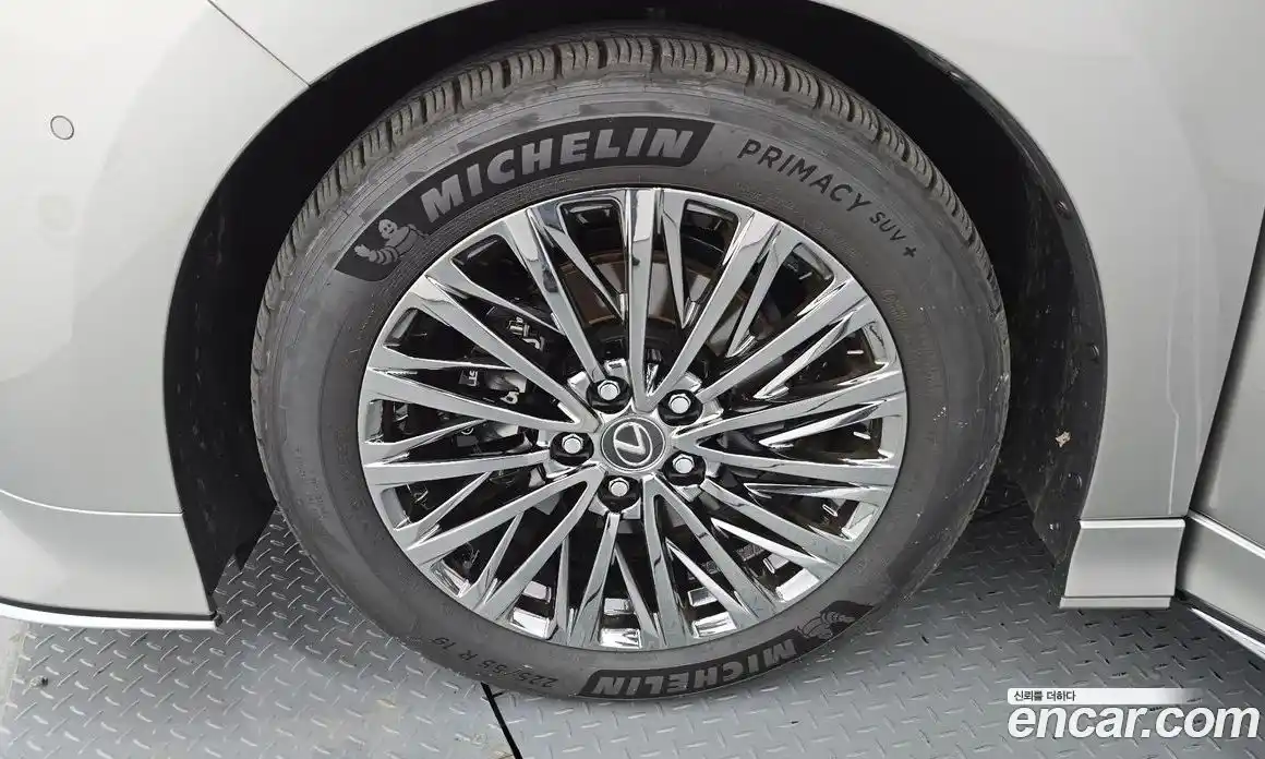 Lexus LM 2025 2.4 Автомат в Москве № 167991, фото 5