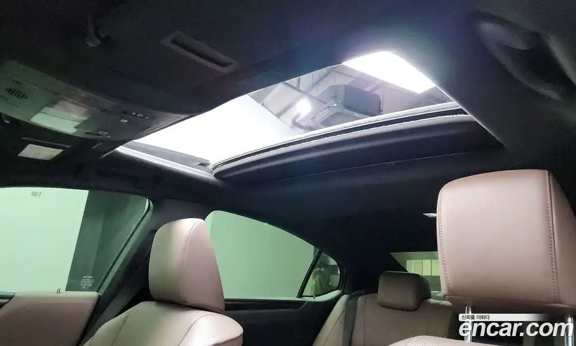 Lexus ES 2022 2.5 Автомат в Москве № 168228, фото 19