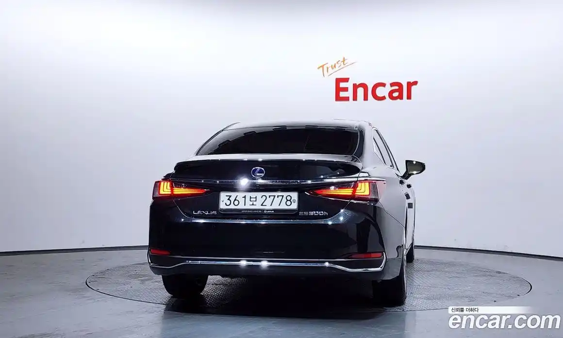 Lexus ES 2022 2.5 Автомат в Москве № 168228, фото 4