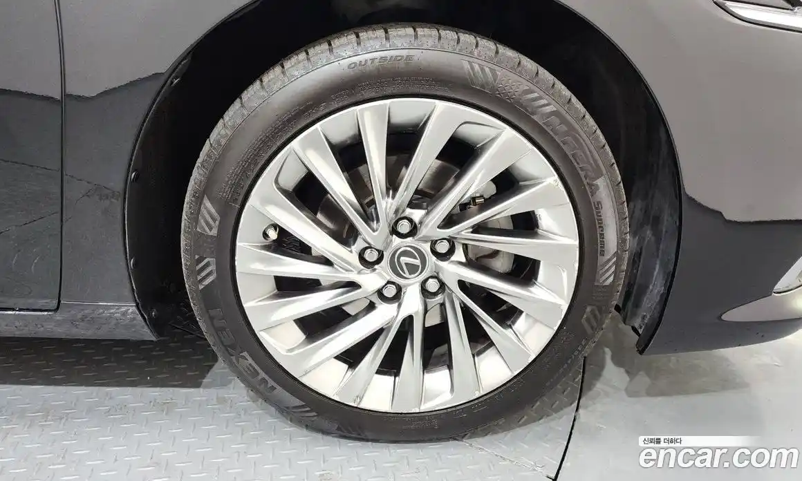 Lexus ES 2022 2.5 Автомат в Москве № 168228, фото 5