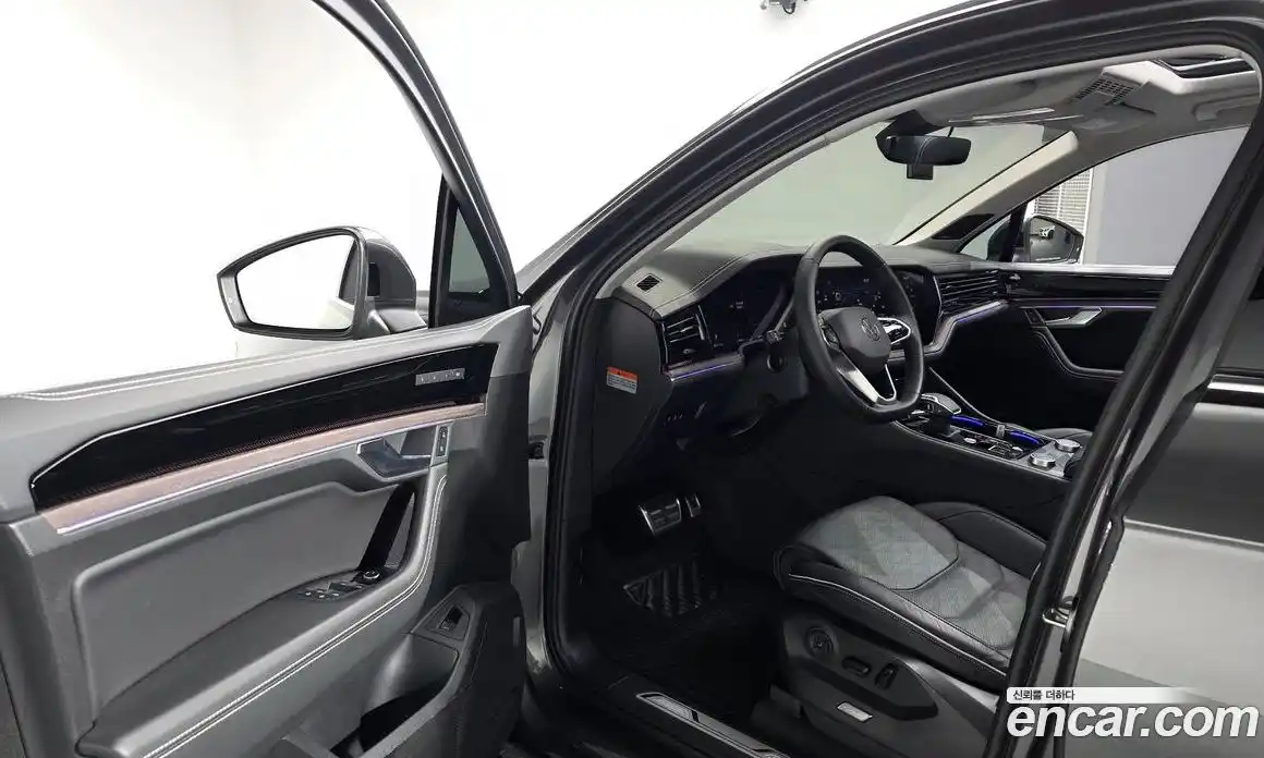 Volkswagen Touareg 2024 3.0 Автомат в Москве № 168418, фото 11