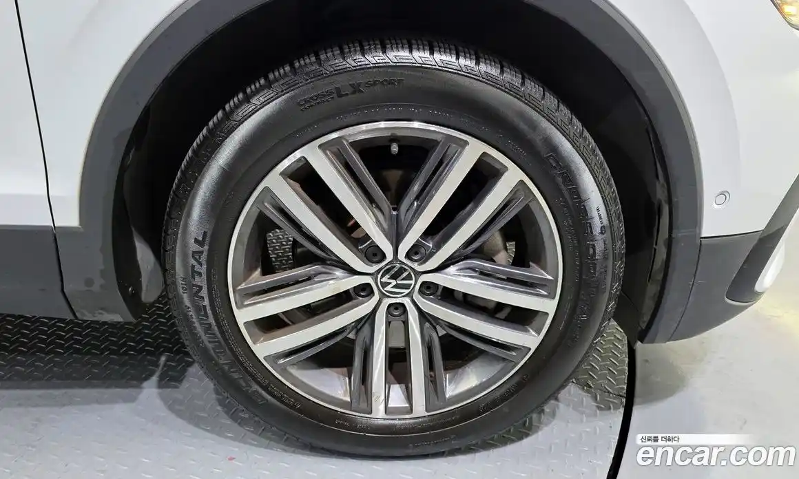 Volkswagen Tiguan 2023 2.0 Автомат в Москве № 168719, фото 13