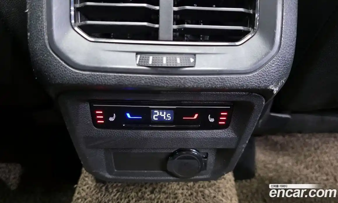 Volkswagen Tiguan 2023 2.0 Автомат в Москве № 168719, фото 16