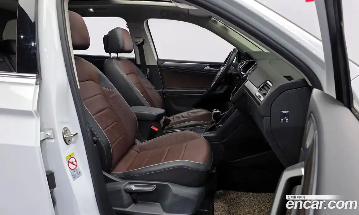 Volkswagen Tiguan 2023 2.0 Автомат в Москве № 168719, фото 18