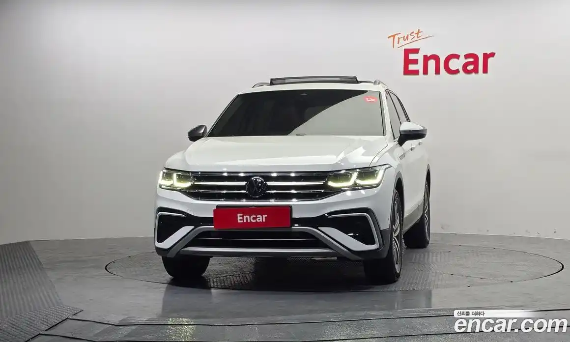 Volkswagen Tiguan 2023 2.0 Автомат в Москве № 168719, фото 20