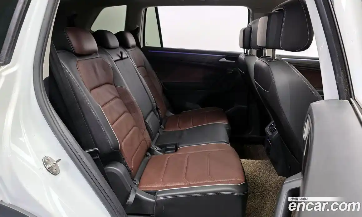 Volkswagen Tiguan 2023 2.0 Автомат в Москве № 168719, фото 3