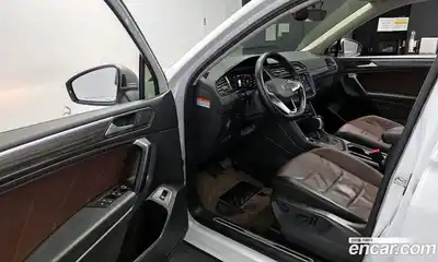 Volkswagen Tiguan 2023 2.0 Автомат в Москве № 168719, миниатюра 5