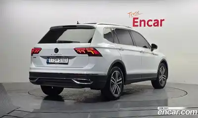 Volkswagen Tiguan 2023 2.0 Автомат в Москве № 168719, миниатюра 10