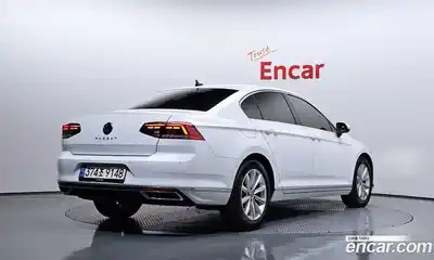 Volkswagen Passat 2021 2.0 Автомат в Москве № 168854, миниатюра 3