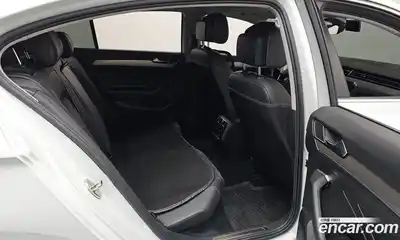 Volkswagen Passat 2021 2.0 Автомат в Москве № 168854, миниатюра 8