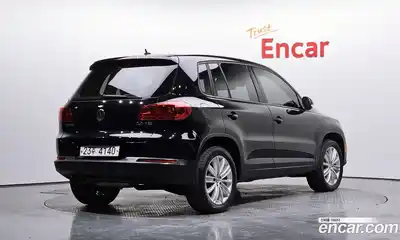 Volkswagen Tiguan 2012 2.0 Автомат в Москве № 168947, миниатюра 2