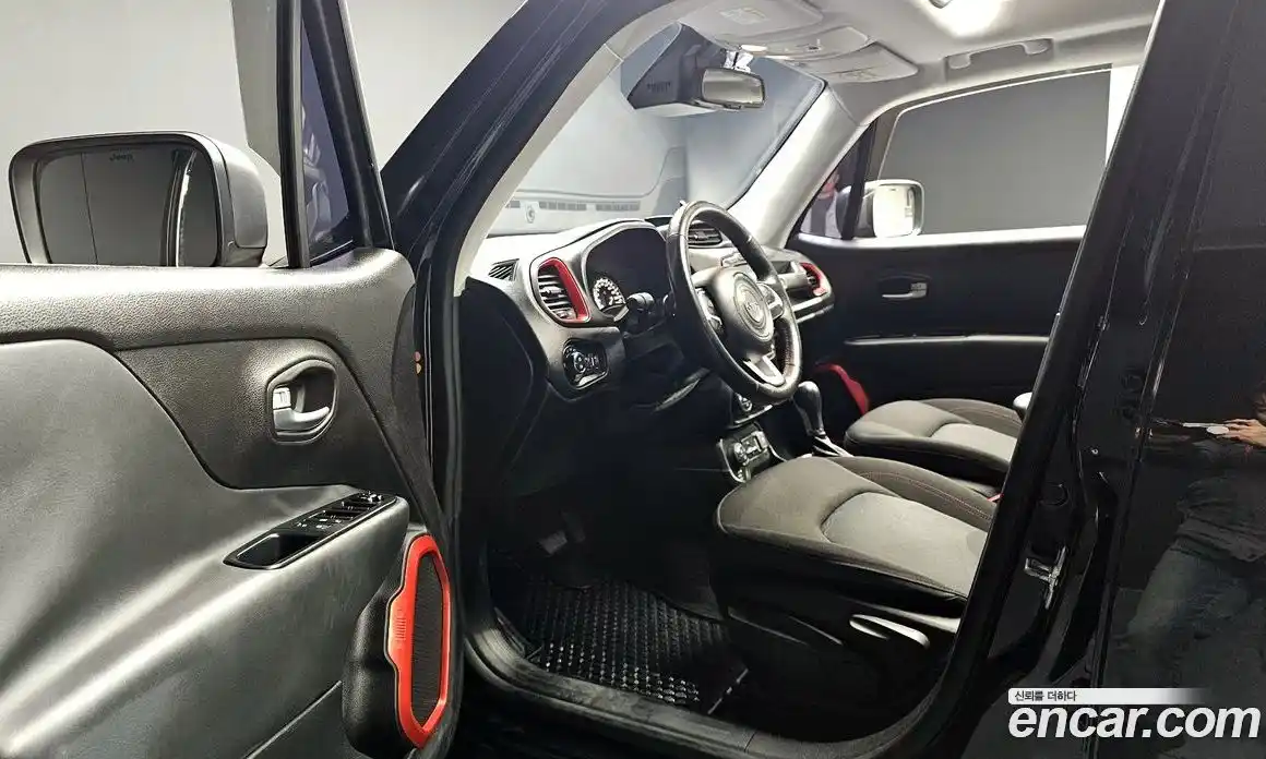 Jeep Renegade 2017 2.0 Автомат в Москве № 169727, фото 17