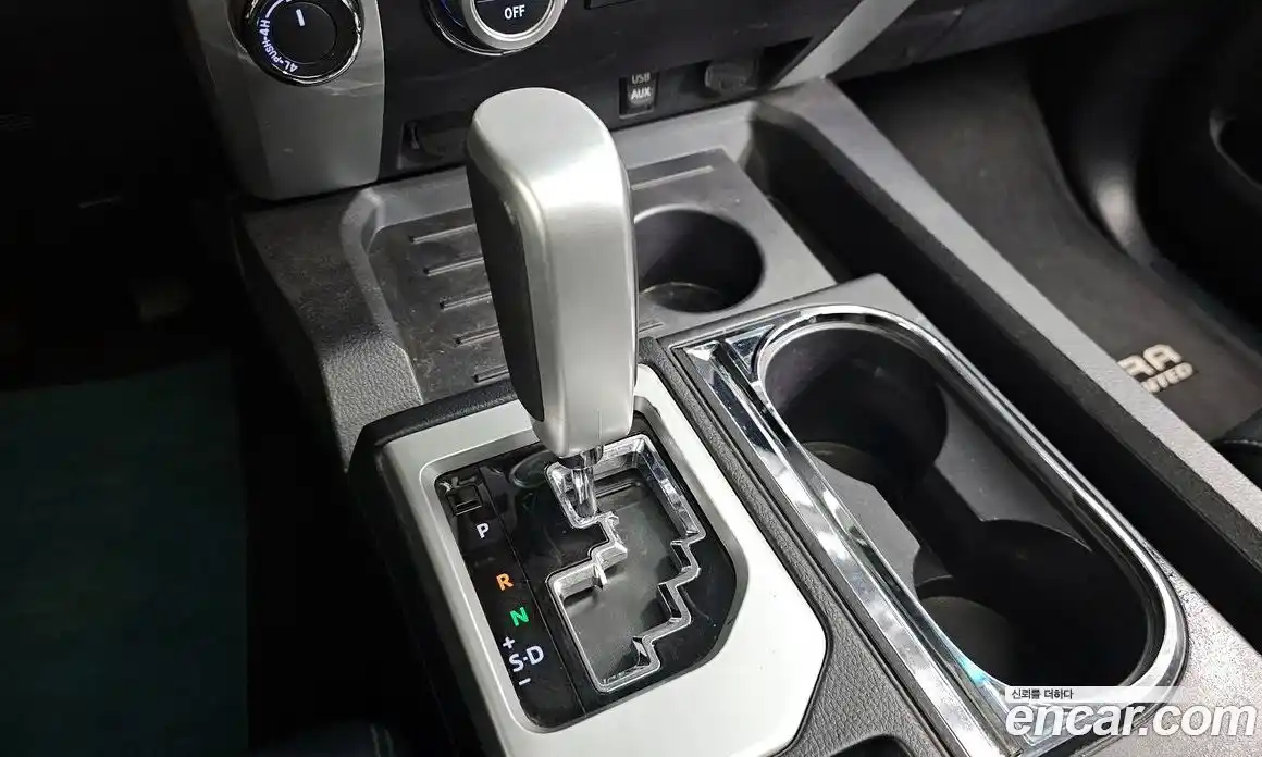 Toyota Tundra 2015 5.7 Автомат в Москве № 170246, фото 9