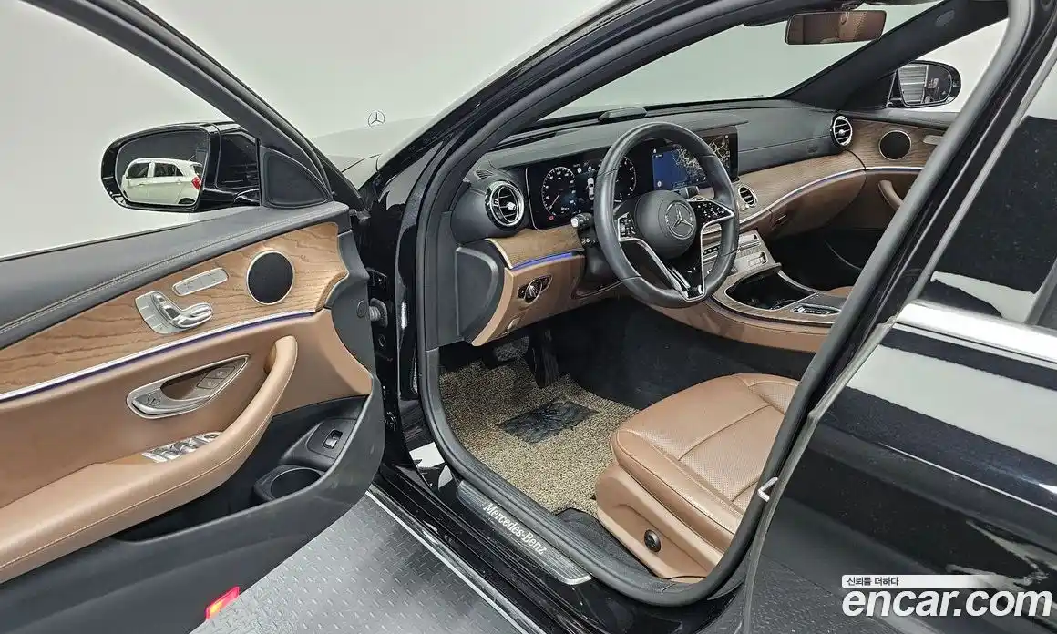 Mercedes-Benz E-Class 2023 2.0 Автомат в Москве № 171228, фото 11