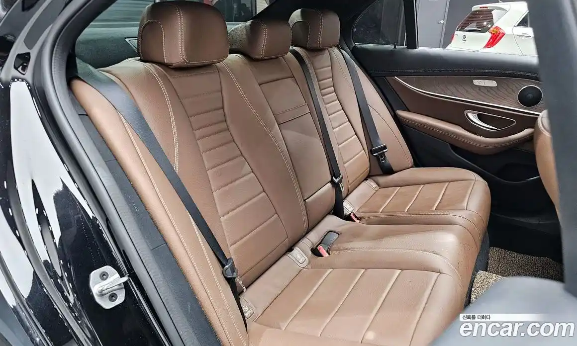 Mercedes-Benz E-Class 2023 2.0 Автомат в Москве № 171228, фото 12