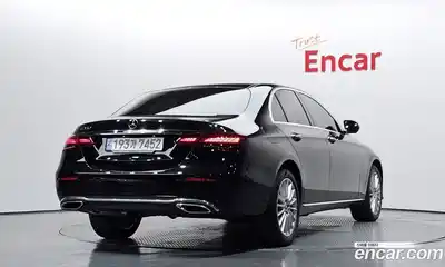 Mercedes-Benz E-Class 2023 2.0 Автомат в Москве № 171228, миниатюра 2