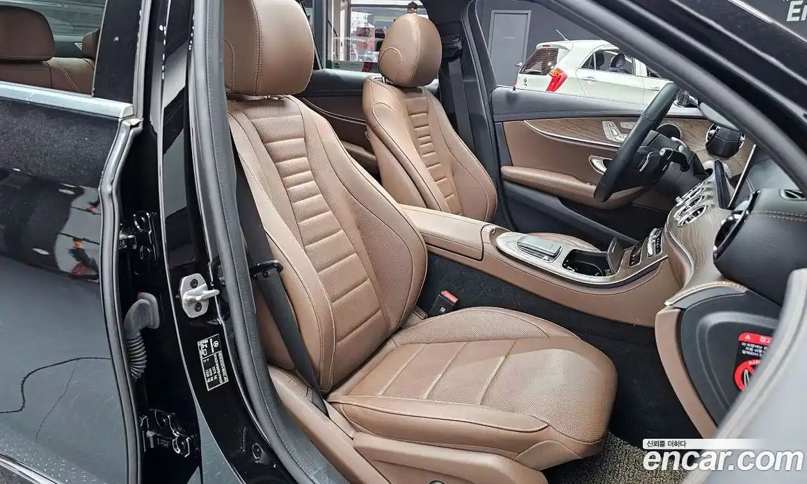 Mercedes-Benz E-Class 2023 2.0 Автомат в Москве № 171228, фото 10