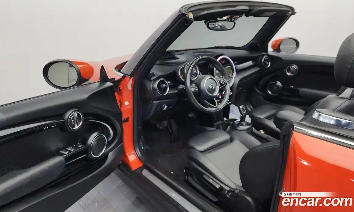 Mini Cooper Convertible 2020 1.5 Автомат в Москве № 185465, фото 18