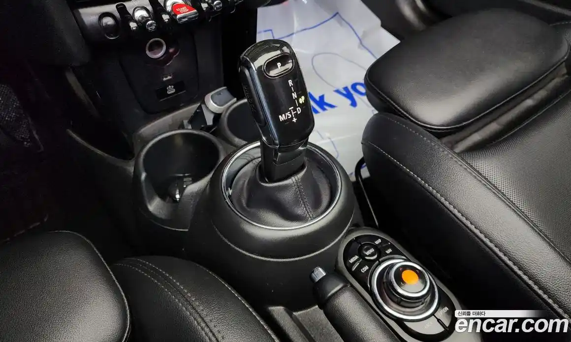 Mini Cooper Convertible 2020 1.5 Автомат в Москве № 185465, фото 19