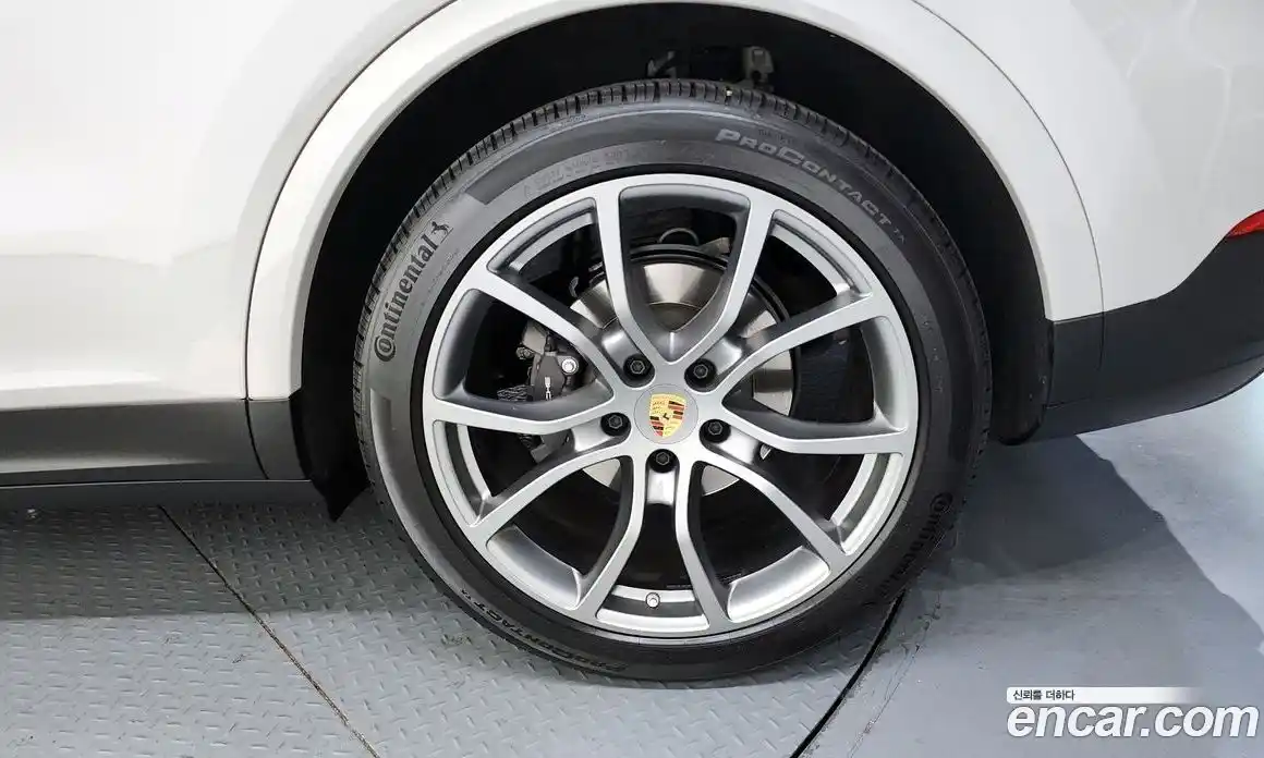 Porsche Cayenne 2023 3.0 Автомат в Москве № 197178, фото 5