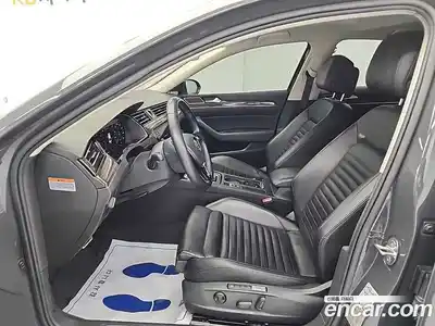 Volkswagen Passat 2018 2.0 Автомат в Москве № 199316, миниатюра 11