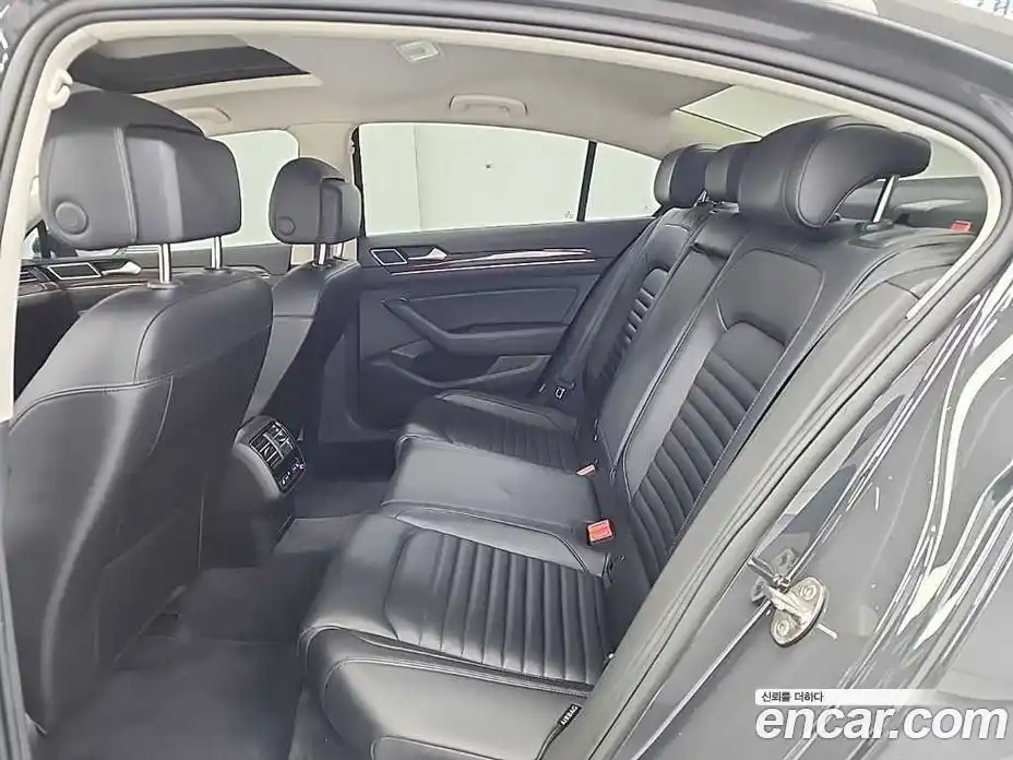 Volkswagen Passat 2018 2.0 Автомат в Москве № 199316, фото 12