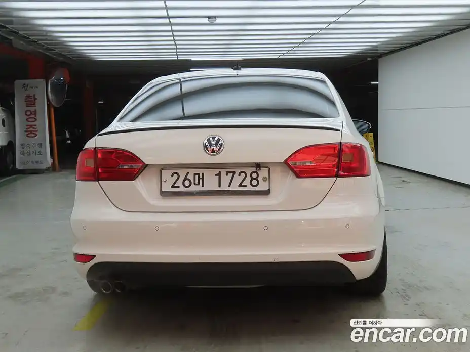 Volkswagen Jetta 2012 2.0 Автомат в Москве № 199367, фото 3