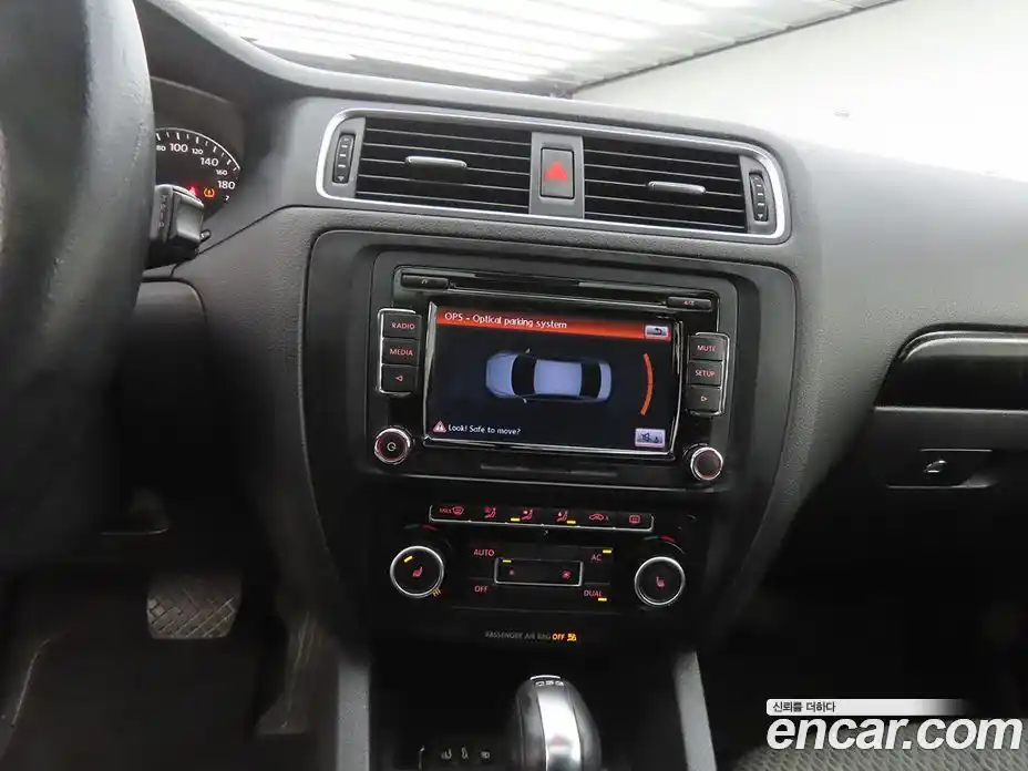 Volkswagen Jetta 2012 2.0 Автомат в Москве № 199367, фото 10